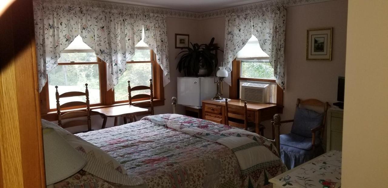Eastgate Inn B&B Lenox Eksteriør billede