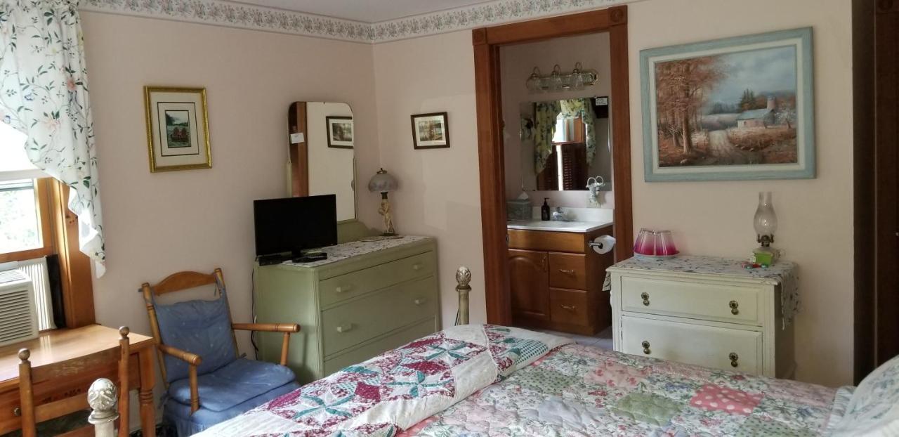 Eastgate Inn B&B Lenox Eksteriør billede